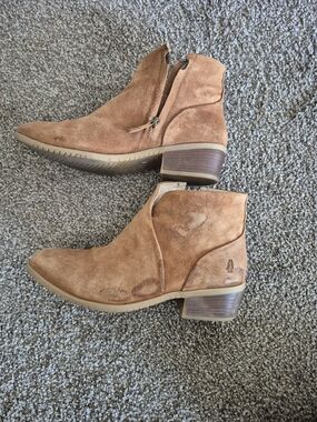 Hush Puppies Women's Suede Ankle Booties in Tan